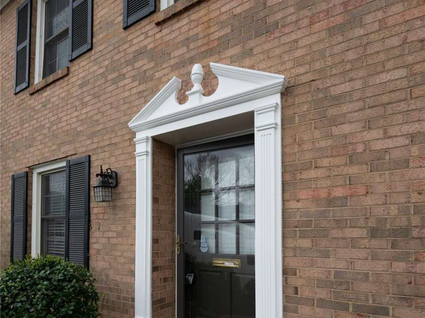 4609 Hedgemore Drive, Charlotte, NC 28209.  MLS# CAR4242415, YatesRealty ID 16894. 