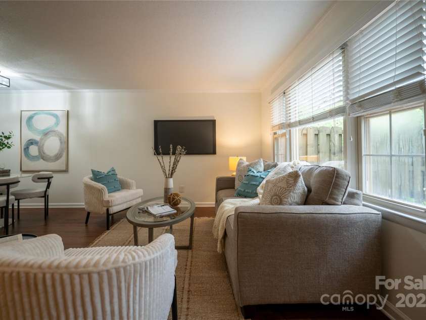 4609 Hedgemore Drive, Charlotte, NC 28209.  MLS# CAR4242415, YatesRealty ID 16894. 