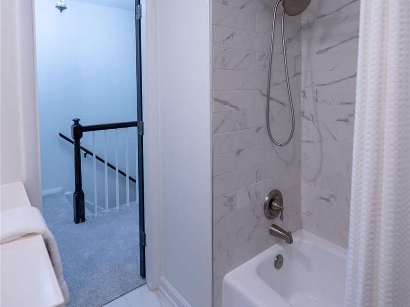 4609 Hedgemore Drive, Charlotte, NC 28209.  MLS# CAR4242415, YatesRealty ID 16894. 