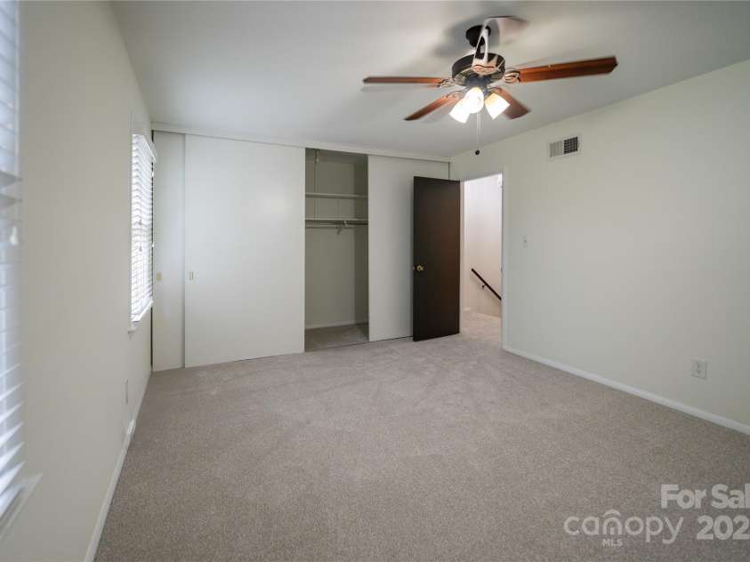 4609 Hedgemore Drive, Charlotte, NC 28209.  MLS# CAR4242415, YatesRealty ID 16894. 