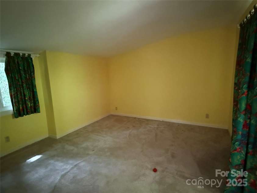1451 Blueberry Lane, Charlotte, NC 28226.  MLS# CAR4258872, YatesRealty ID 16895. Upstairs 2nd bedroom
