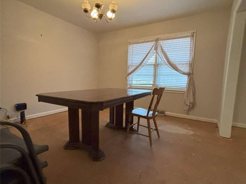 3367 Marshall Wolfe Road, Kings Mountain, NC 28086.  MLS# CAR4223212, YatesRealty ID 16896. Dining area