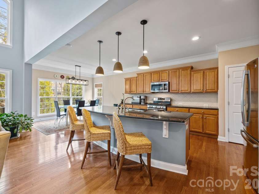 6733 Heritage Orchard Way, Huntersville, NC 28078.  MLS# CAR4359401, YatesRealty ID 16897. Large kitchen island