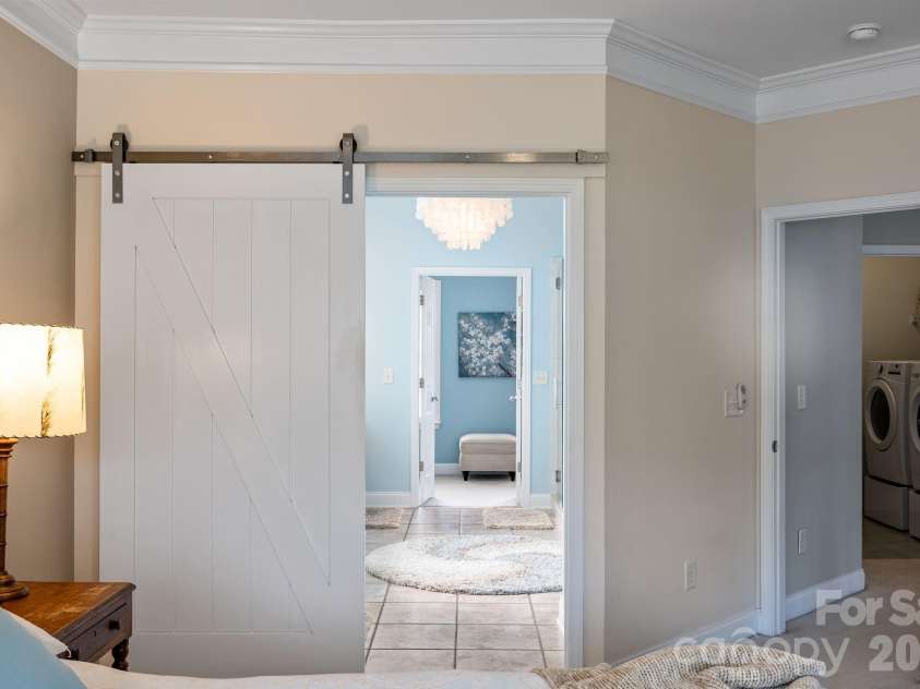 6733 Heritage Orchard Way, Huntersville, NC 28078.  MLS# CAR4359401, YatesRealty ID 16897. Priimary bathroom