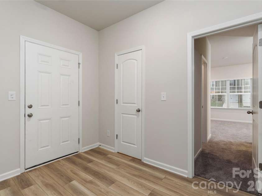 5136 Tommy Lane, Stanley, NC 28164.  MLS# CAR4292910, YatesRealty ID 16899. Foyer