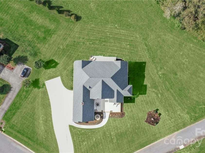 202 Canterbury Drive, North Wilkesboro, NC 28659.  MLS# CAR4310794, YatesRealty ID 169. 