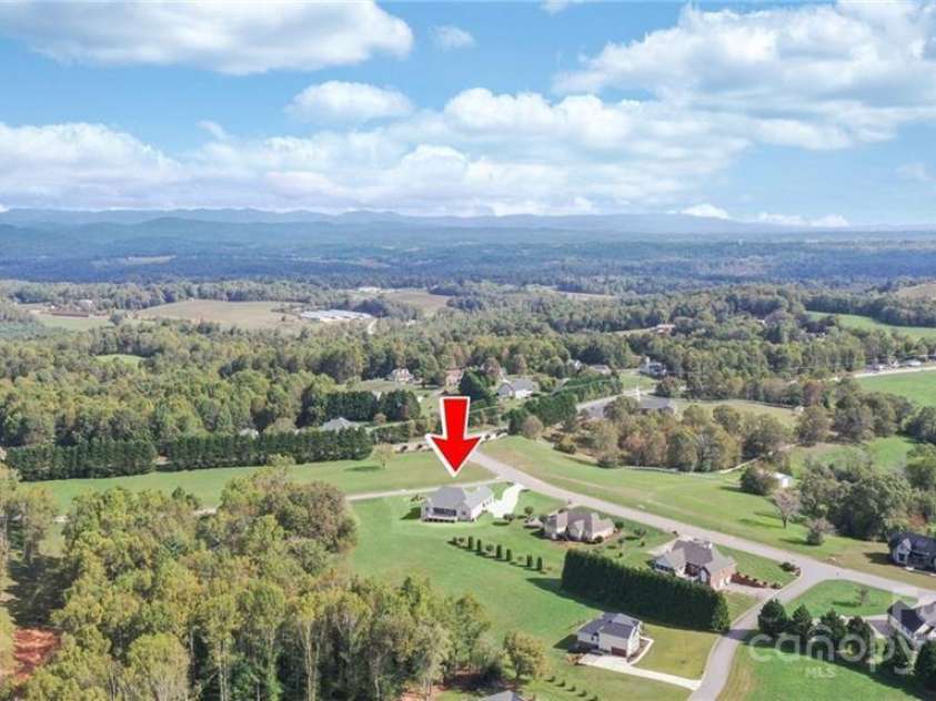 202 Canterbury Drive, North Wilkesboro, NC 28659.  MLS# CAR4310794, YatesRealty ID 169. 