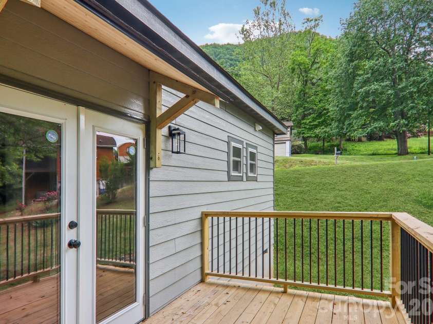 12 Whipoorwill Way, Waynesville, NC 28786.  MLS# CAR4259643, YatesRealty ID 1690. 