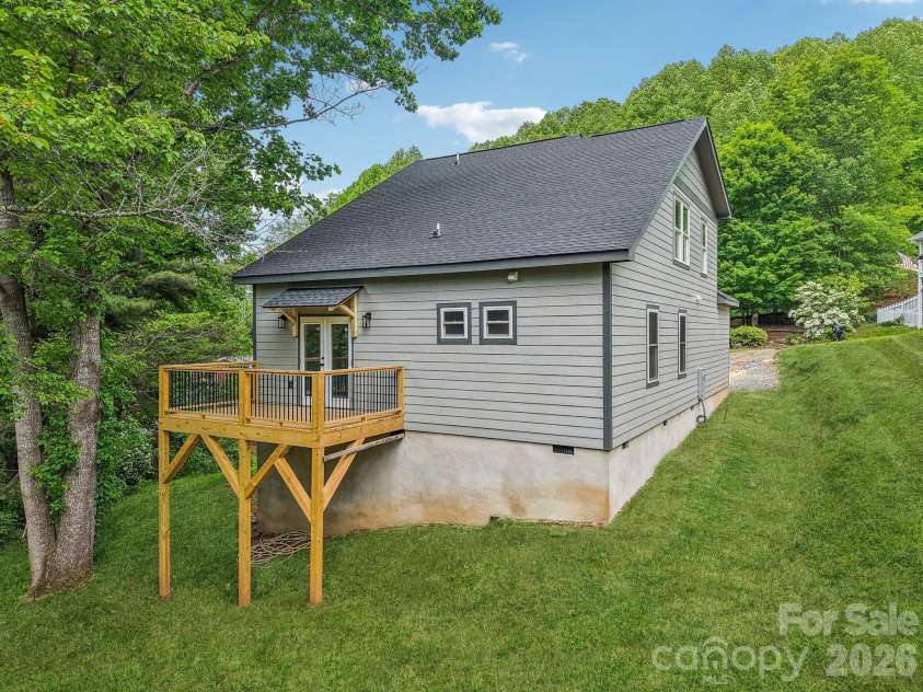 12 Whipoorwill Way, Waynesville, NC 28786.  MLS# CAR4259643, YatesRealty ID 1690. 