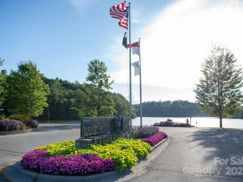 33 Summit Lane, Newland, NC 28657.  MLS# CAR4199046, YatesRealty ID 1690. 