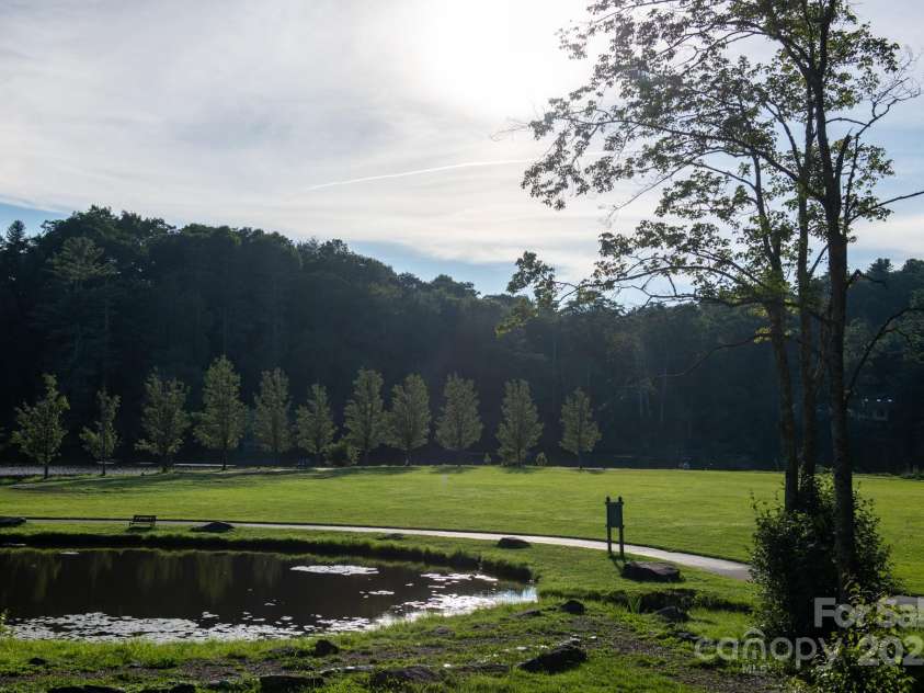 33 Summit Lane, Newland, NC 28657.  MLS# CAR4199046, YatesRealty ID 1690. 