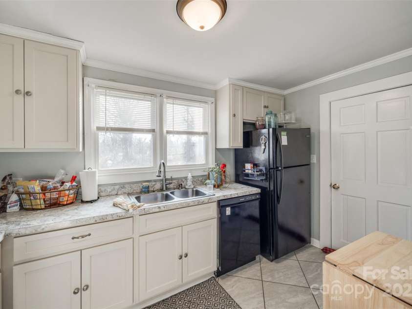 30 Hunter Street, York, SC 29745.  MLS# CAR4220509, YatesRealty ID 16900. 