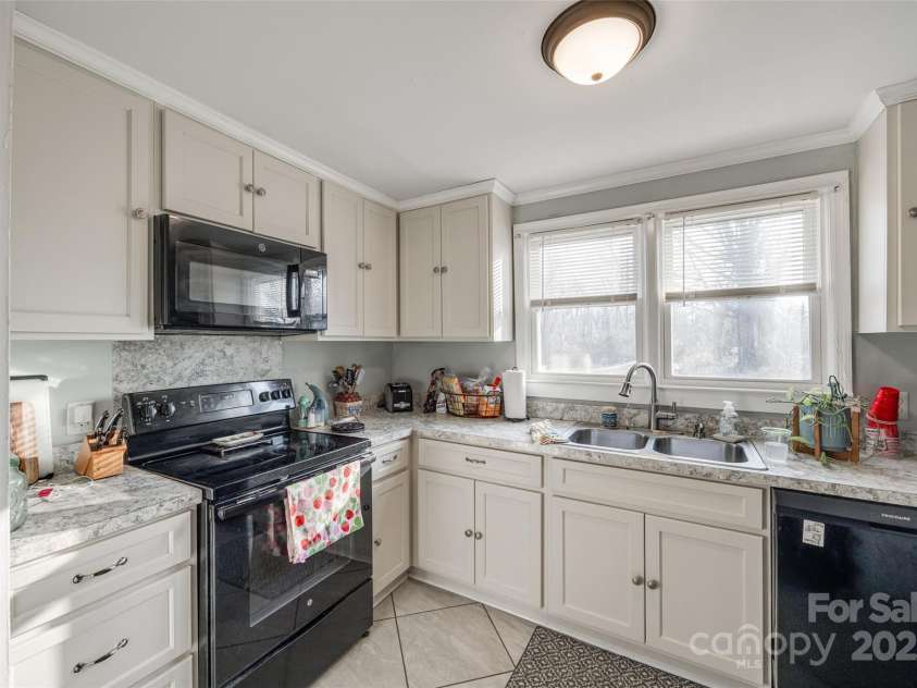 30 Hunter Street, York, SC 29745.  MLS# CAR4220509, YatesRealty ID 16900. 