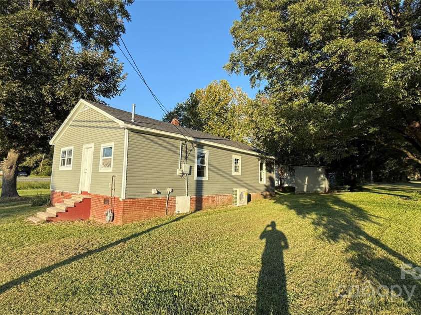 3839 Dixon Boulevard, Shelby, NC 28152.  MLS# CAR4305320, YatesRealty ID 16901. 
