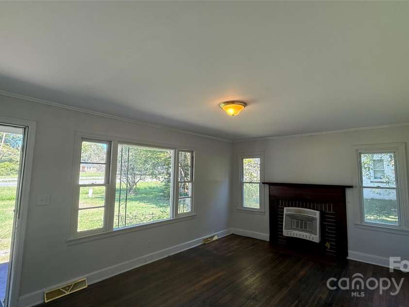 3839 Dixon Boulevard, Shelby, NC 28152.  MLS# CAR4305320, YatesRealty ID 16901. 