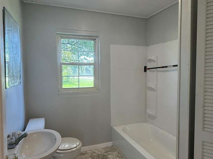 3839 Dixon Boulevard, Shelby, NC 28152.  MLS# CAR4305320, YatesRealty ID 16901. 