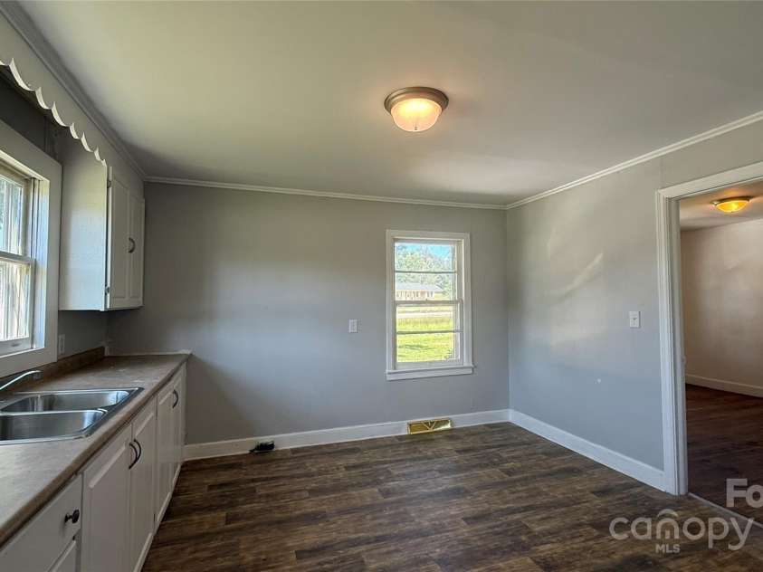 3839 Dixon Boulevard, Shelby, NC 28152.  MLS# CAR4305320, YatesRealty ID 16901. 
