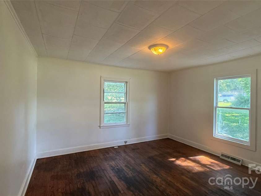 3839 Dixon Boulevard, Shelby, NC 28152.  MLS# CAR4305320, YatesRealty ID 16901. 
