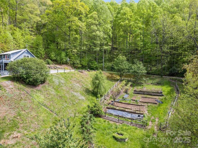 195 Three Springs Road, Sylva, NC 28779.  MLS# CAR4256515, YatesRealty ID 16902. 