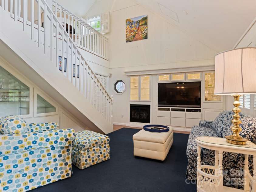 195 Three Springs Road, Sylva, NC 28779.  MLS# CAR4256515, YatesRealty ID 16902. 