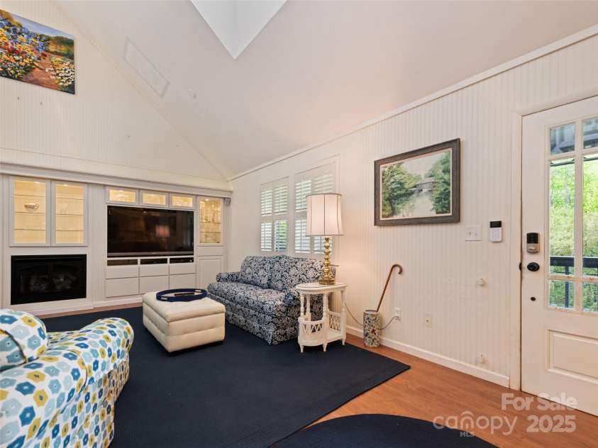 195 Three Springs Road, Sylva, NC 28779.  MLS# CAR4256515, YatesRealty ID 16902. 