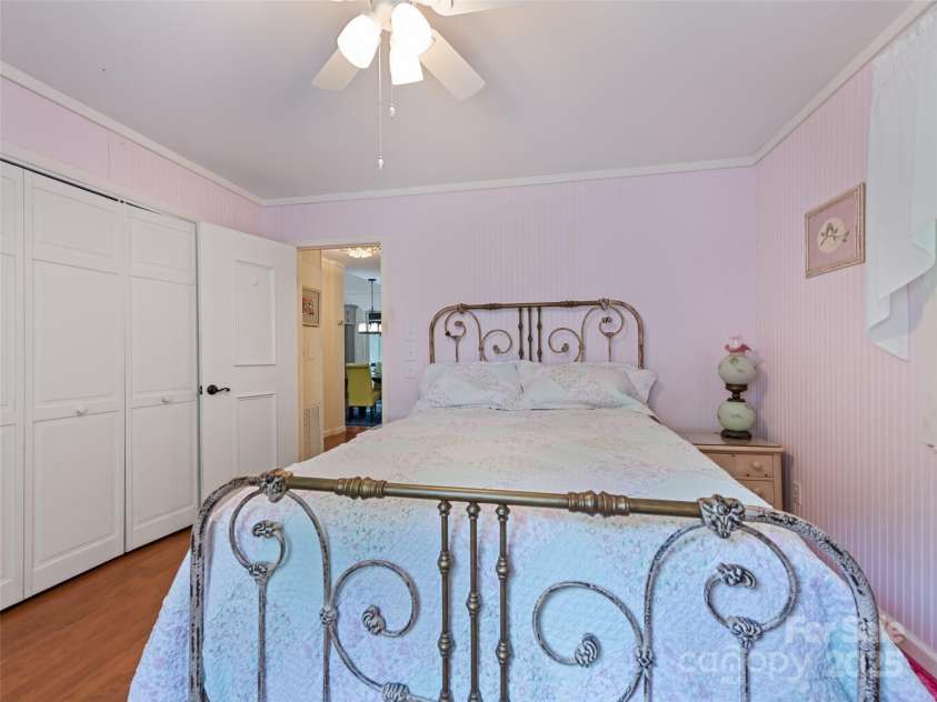 195 Three Springs Road, Sylva, NC 28779.  MLS# CAR4256515, YatesRealty ID 16902. 