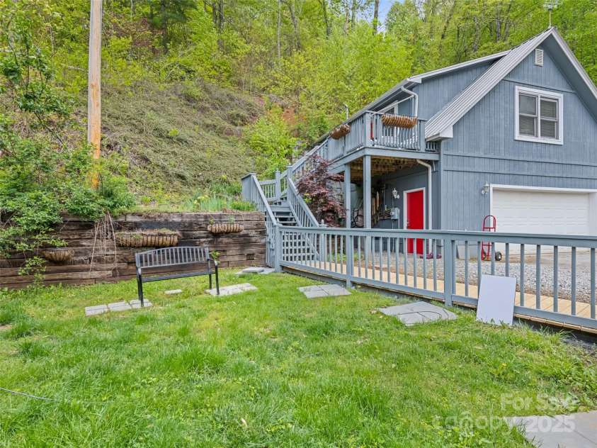 195 Three Springs Road, Sylva, NC 28779.  MLS# CAR4256515, YatesRealty ID 16902. 