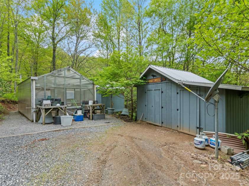 195 Three Springs Road, Sylva, NC 28779.  MLS# CAR4256515, YatesRealty ID 16902. 