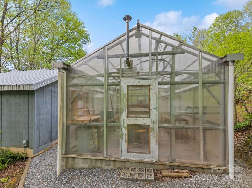 195 Three Springs Road, Sylva, NC 28779.  MLS# CAR4256515, YatesRealty ID 16902. 