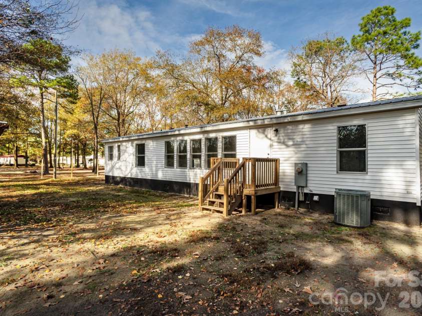 75 Grays Drive, Harrells, NC 28444.  MLS# CAR4352023, YatesRealty ID 16903. Back Deck