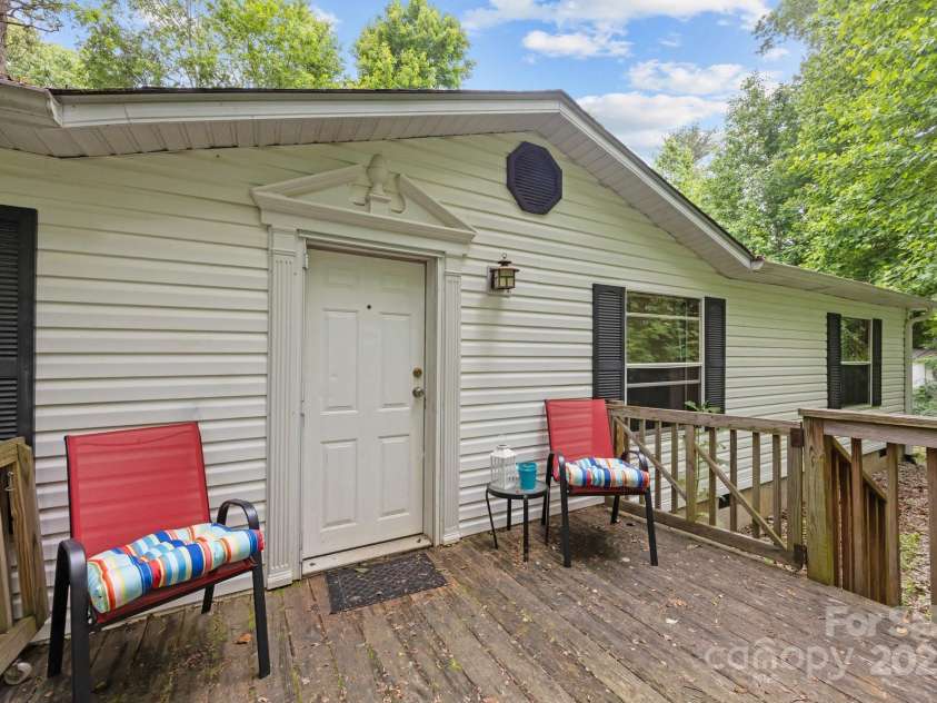 112 Cordella Road, Candler, NC 28715.  MLS# CAR4264603, YatesRealty ID 16904. 