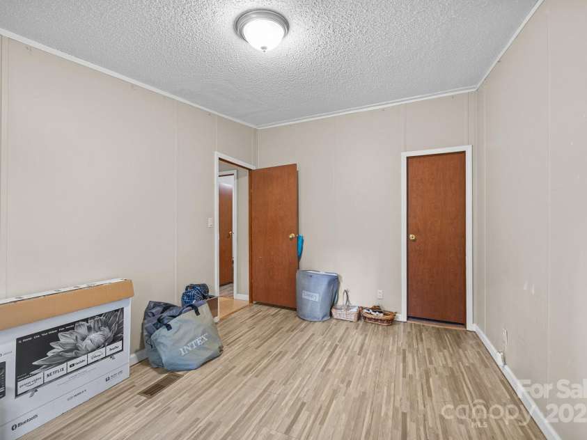 112 Cordella Road, Candler, NC 28715.  MLS# CAR4264603, YatesRealty ID 16904. 