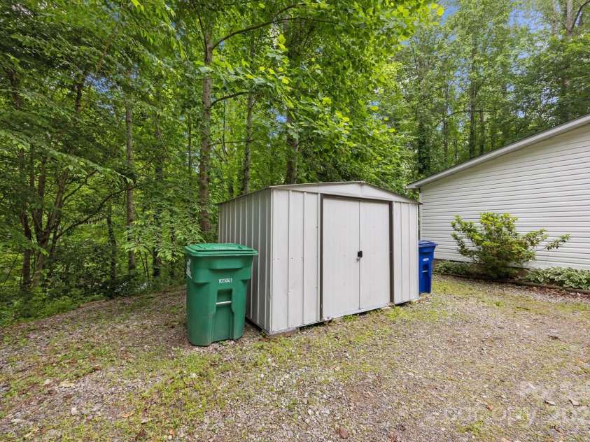 112 Cordella Road, Candler, NC 28715.  MLS# CAR4264603, YatesRealty ID 16904. 