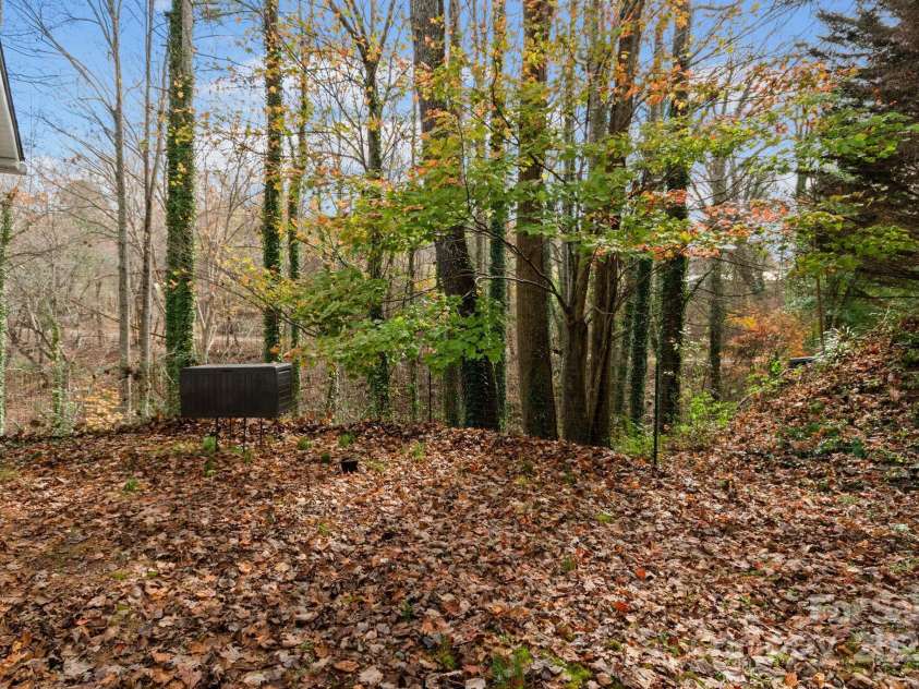 112 Cordella Road, Candler, NC 28715.  MLS# CAR4264603, YatesRealty ID 16904. 