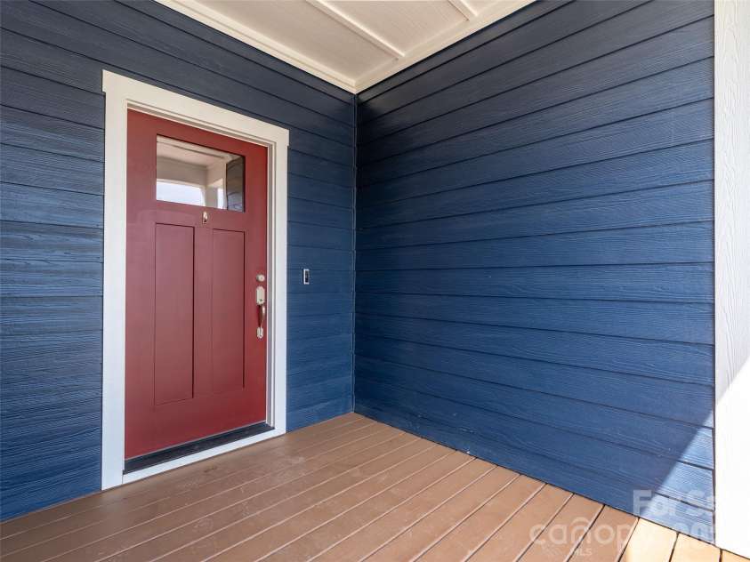 237 Leyland Circle, Hendersonville, NC 28792.  MLS# CAR4367023, YatesRealty ID 16905. Lovely front entry.