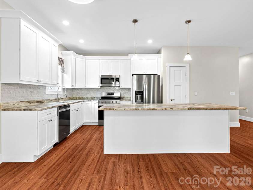 237 Leyland Circle, Hendersonville, NC 28792.  MLS# CAR4367023, YatesRealty ID 16905. Spacious kitchen