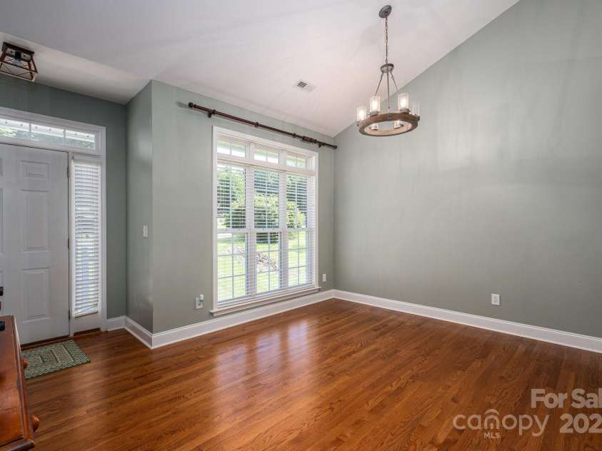 319 Beacon Hills Drive, Gastonia, NC 28056.  MLS# CAR4254979, YatesRealty ID 16907. 