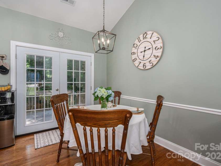 319 Beacon Hills Drive, Gastonia, NC 28056.  MLS# CAR4254979, YatesRealty ID 16907. 