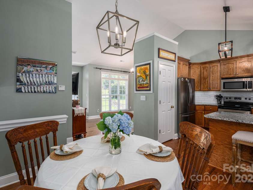 319 Beacon Hills Drive, Gastonia, NC 28056.  MLS# CAR4254979, YatesRealty ID 16907. 