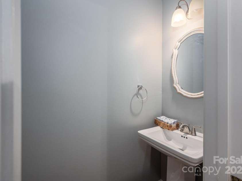 319 Beacon Hills Drive, Gastonia, NC 28056.  MLS# CAR4254979, YatesRealty ID 16907. 