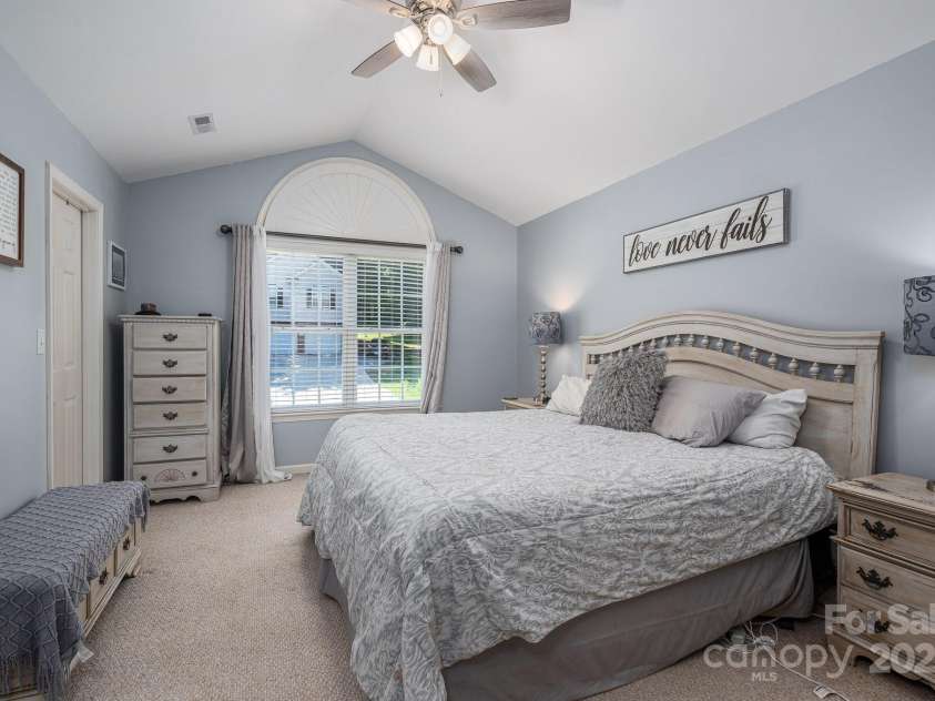 319 Beacon Hills Drive, Gastonia, NC 28056.  MLS# CAR4254979, YatesRealty ID 16907. 