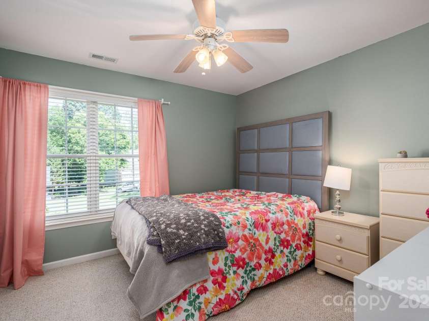 319 Beacon Hills Drive, Gastonia, NC 28056.  MLS# CAR4254979, YatesRealty ID 16907. 