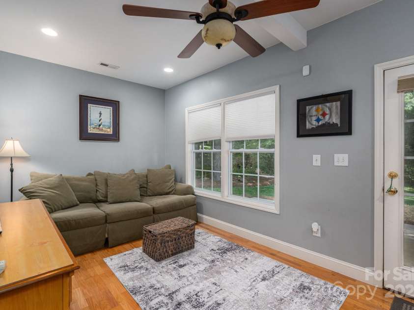 319 Beacon Hills Drive, Gastonia, NC 28056.  MLS# CAR4254979, YatesRealty ID 16907. 