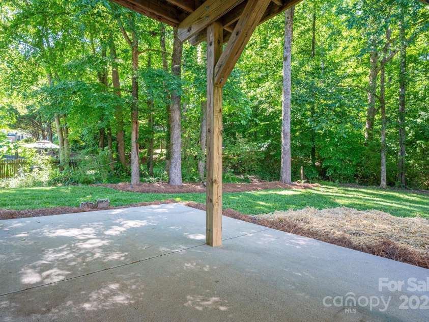 319 Beacon Hills Drive, Gastonia, NC 28056.  MLS# CAR4254979, YatesRealty ID 16907. 