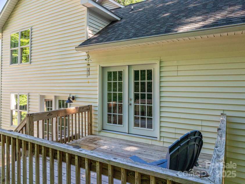 319 Beacon Hills Drive, Gastonia, NC 28056.  MLS# CAR4254979, YatesRealty ID 16907. 