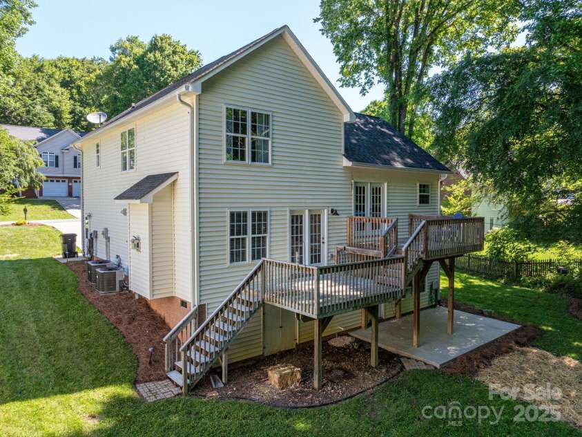 319 Beacon Hills Drive, Gastonia, NC 28056.  MLS# CAR4254979, YatesRealty ID 16907. 