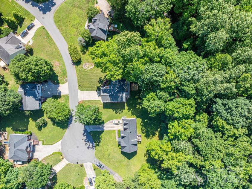 319 Beacon Hills Drive, Gastonia, NC 28056.  MLS# CAR4254979, YatesRealty ID 16907. 