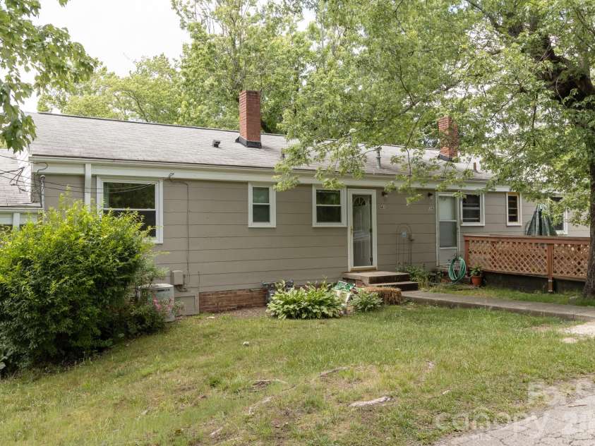 41 Trowbridge Lane, Brevard, NC 28712.  MLS# CAR4368679, YatesRealty ID 16907. 