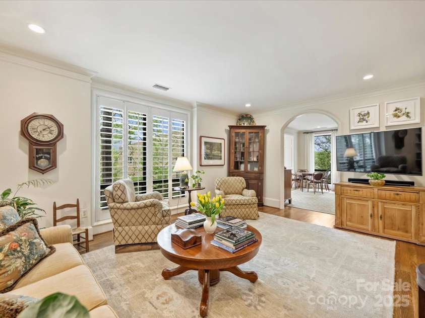 916 Cherokee Road, Charlotte, NC 28207.  MLS# CAR4248499, YatesRealty ID 16908. Den