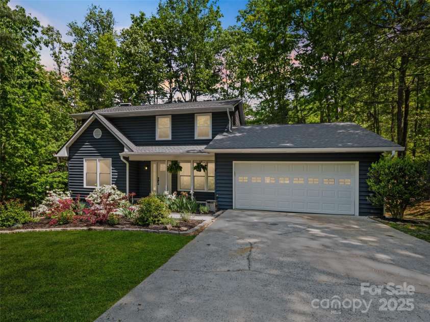 2 Glenwood Circle, Arden, NC 28704.  MLS# CAR4254841, YatesRealty ID 16909. 